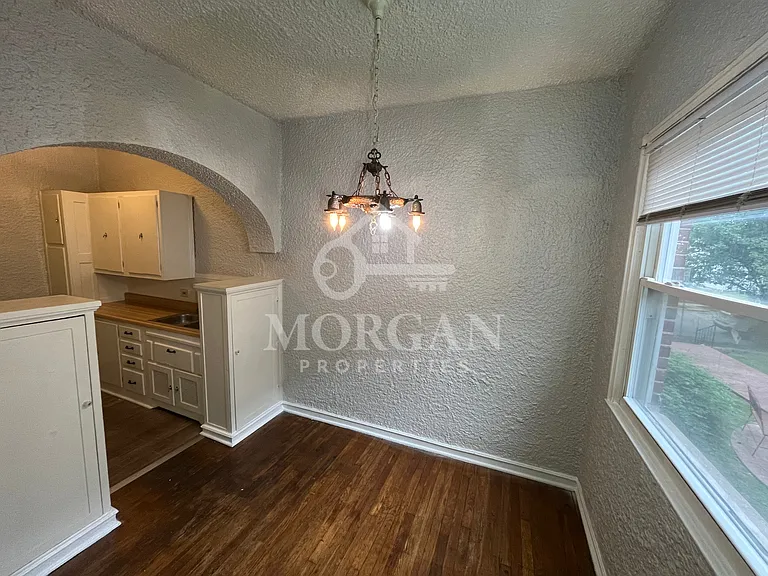 1231 W Walnut St #109 — Photo 4