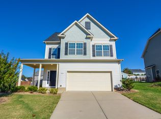 924 Red Oak Tree Dr, Fuquay Varina, NC 27526