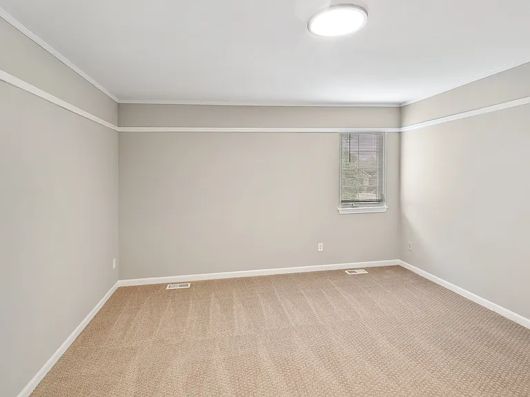 1320 E Arnold St — Photo 10