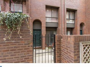 100 N 22nd St APT 122, Philadelphia, PA 19103