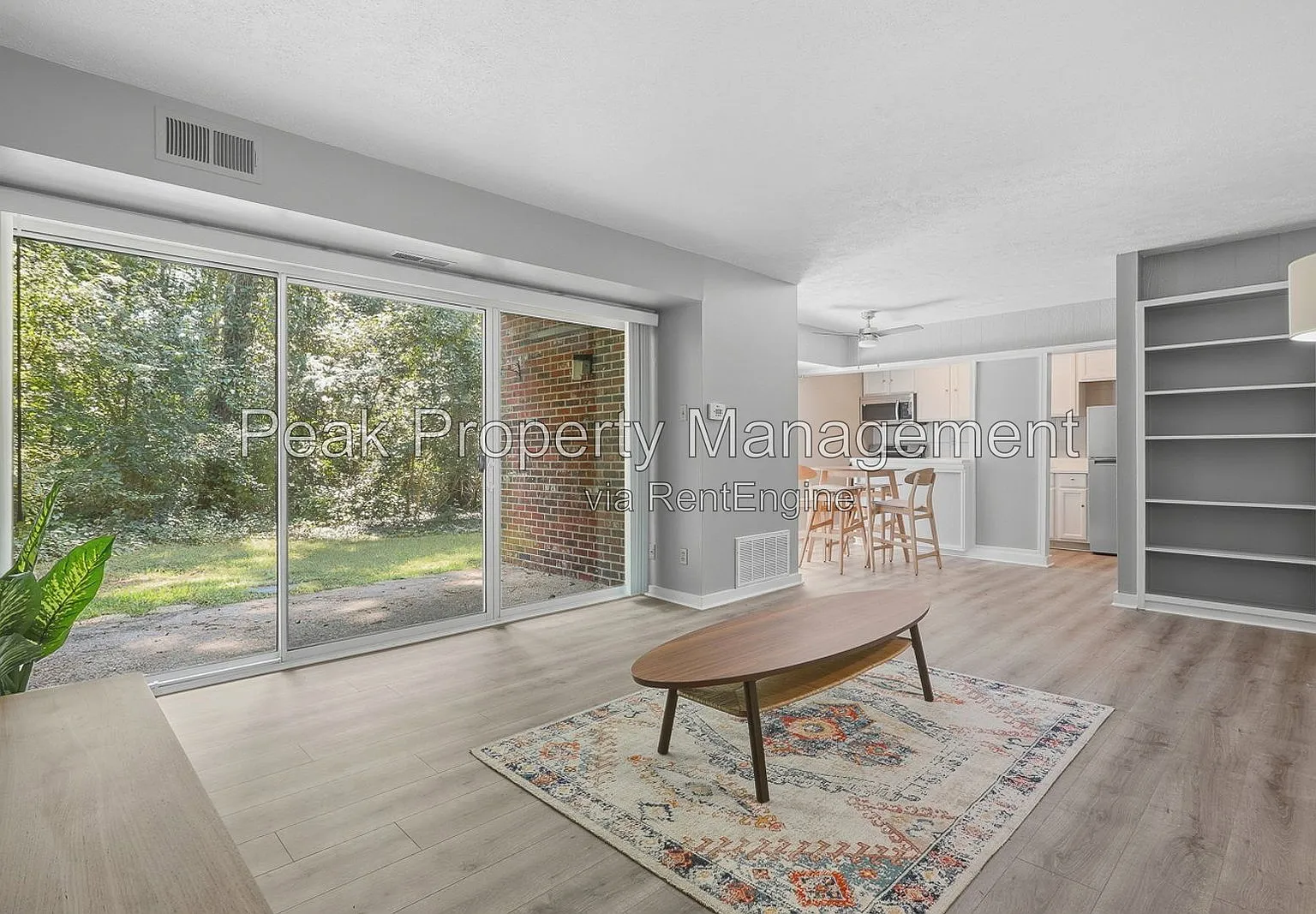 2 bed, 1.0 bath, 861 sqft, $1,600 — Photo 4