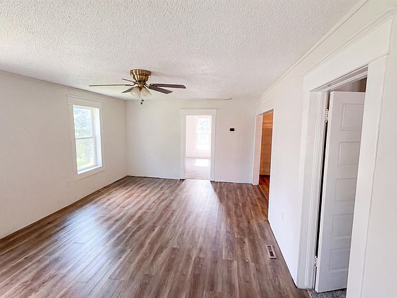 3rd image of 205 Kentucky St