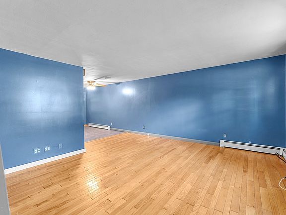 4th image of 76 Jefferson St Unit 76