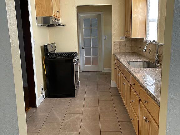 5th image of 116 La Paloma Ave