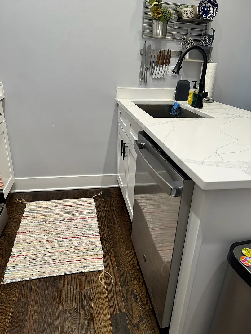 2 bed, 1000 sqft, $2,175 — Photo 3