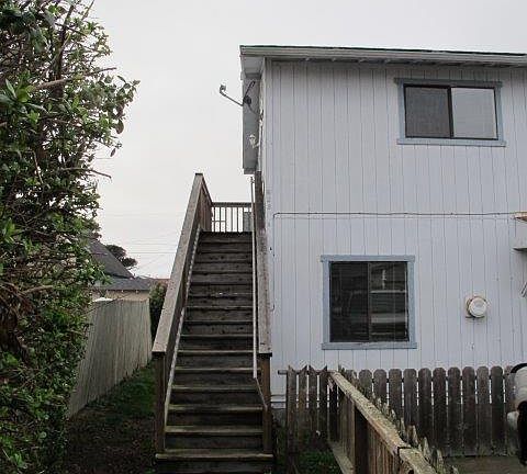 2nd image of 628 1/2 West St #B