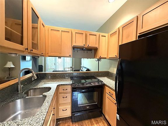 3rd image of 4333 Laclede Ave APT D