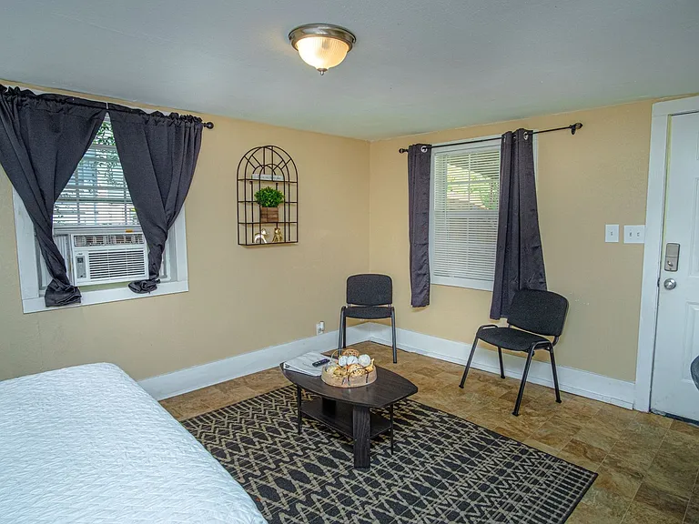 613 Virginia Blvd — Photo 4