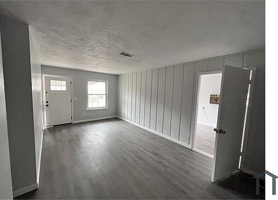 1st image of 4007 Sonnet Dr