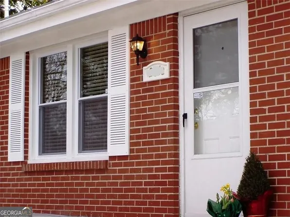 285 Lake Dr, Doraville, GA 30340