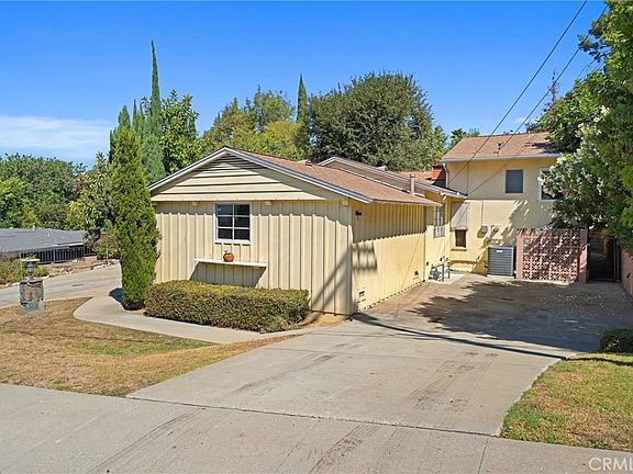 3rd image of 1271 Wilcox Ave