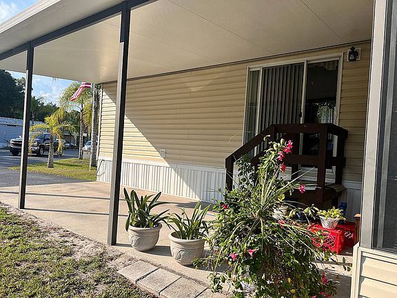 3rd image of 1659 Luther Ln