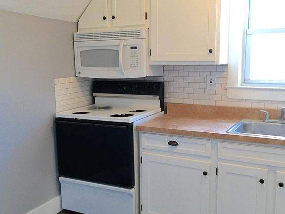 3rd image of 3415 Albemarle Ave