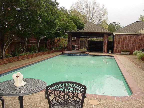 3rd image of 1303 Kelliwood Oaks Dr