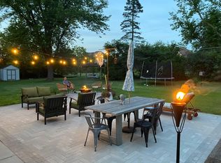 23481 N Meadow Ln, Barrington, IL 60010