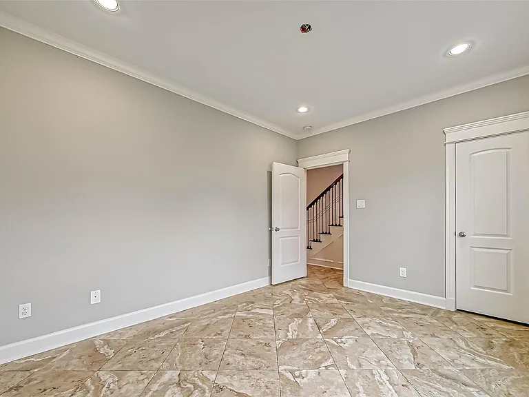 2113 Bidwell Dr — Photo 11