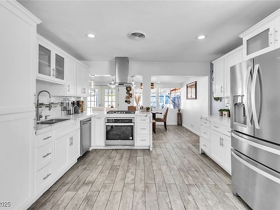 2nd image of 5582 Tunis Ave
