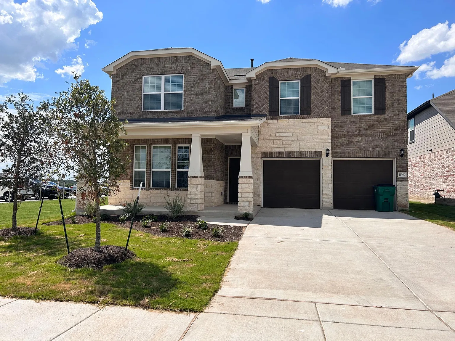 6 bed, 2762 sqft, $3,300 — Photo 1