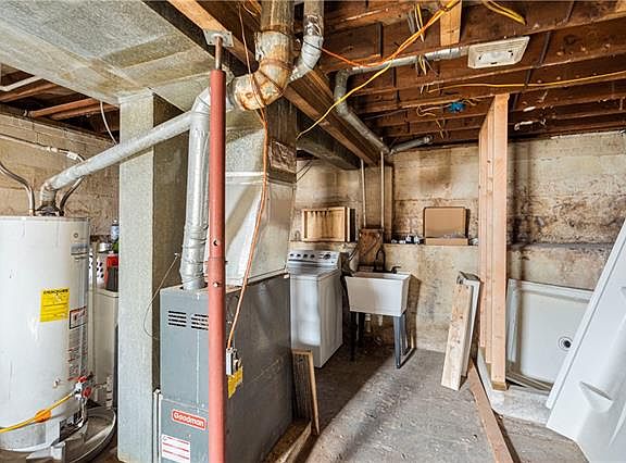 3rd image of 2521 Race Ave