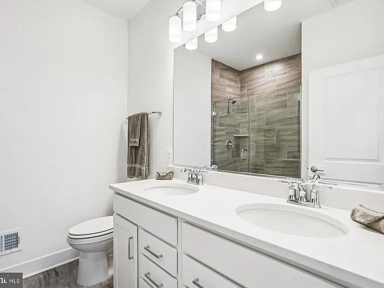 845 King Farm Blvd — Photo 32