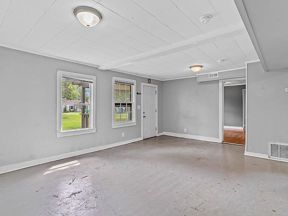 4th image of 1815 W Webster Street