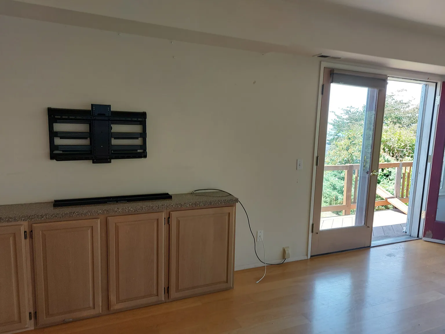 3 bed, $2,995 — Photo 2