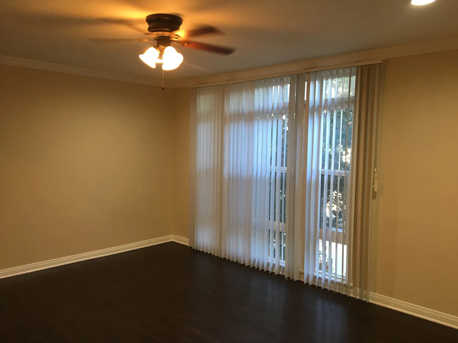 Studio, 400 sqft, $1,500 — Photo 3
