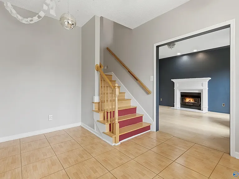 106 Golden Oak Dr — Photo 3