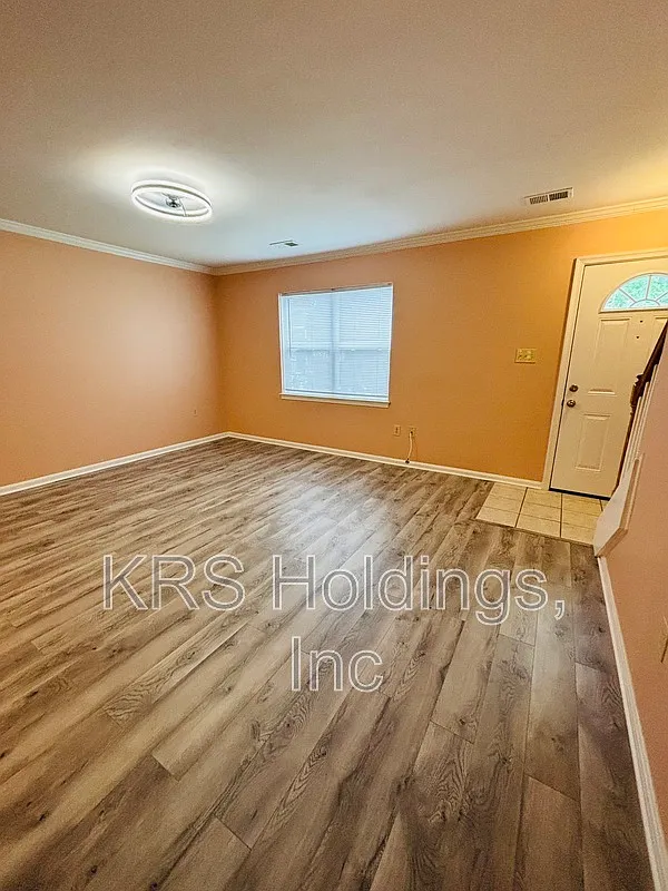 3 bed, 2.5 bath, 1378 sqft, $1,995 — Photo 3