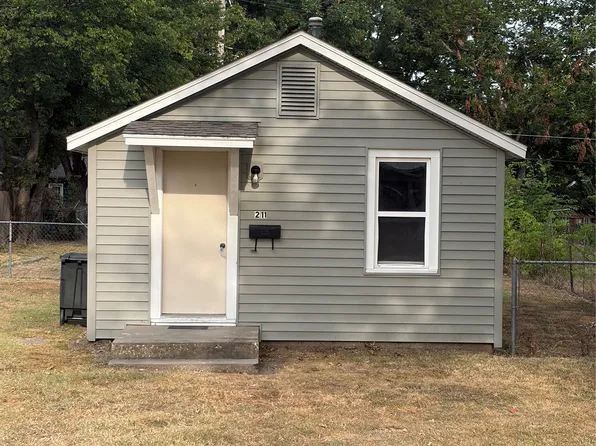 211 N Indianola St, Pryor, OK 74361