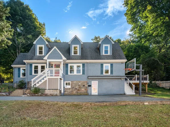 21 Lamoine St, Dedham, MA 02026