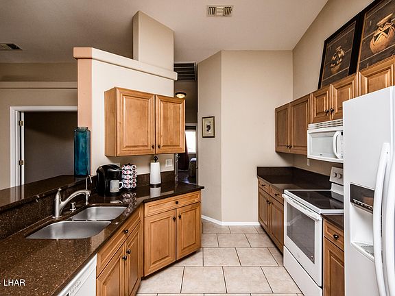 5th image of 3280 Oakwood Dr
