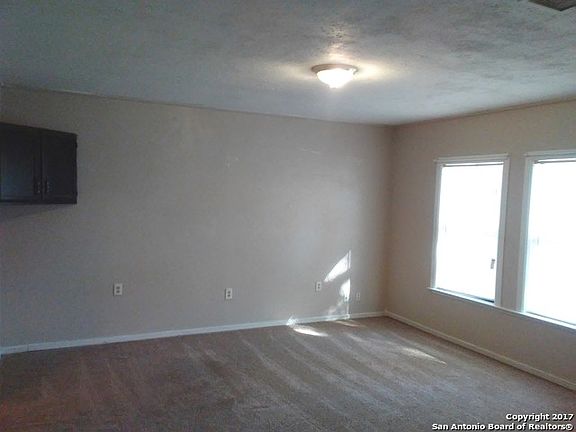 4th image of 3921 Chimney Springs Dr
