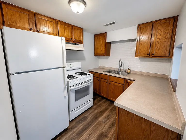 2530 Church St — Photo 4