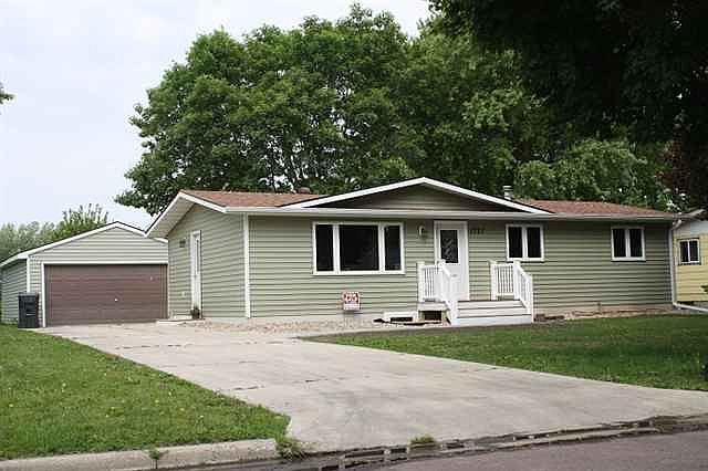 1st image of 1727 Skyline Dr
