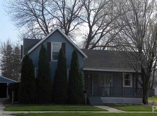 552 E Fort St, Farmington, IL 61531