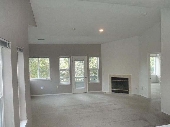 4th image of 12915 SE 26th Pl #D3