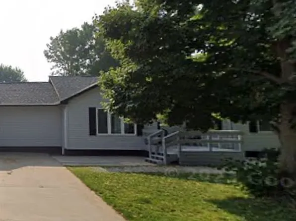 401 N 4th St, Doniphan, NE 68832