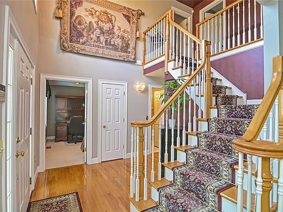 3rd image of 46 Millers Brook Dr