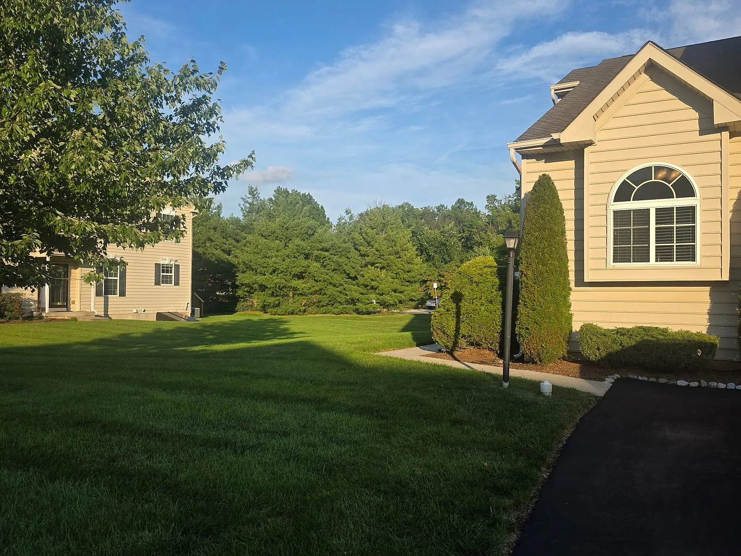 Gorgeous 3BR 2.5 Bath Twin in Providence Reserve — Photo 4