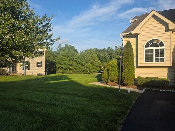 4th image of 173 Providence Ln
