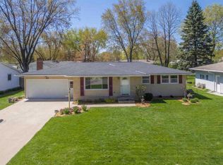 616 Heyden Ln, Green Bay, WI 54301