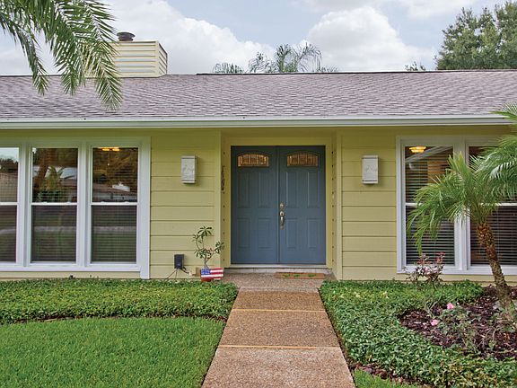 2nd image of 307 Cambridge Dr