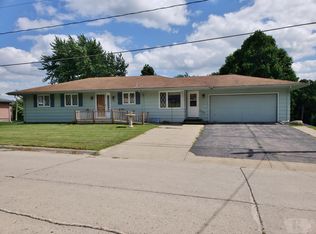 1209 N Division St, Audubon, IA 50025