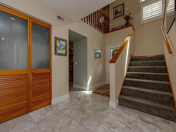 4th image of 11 Sycamore Cir