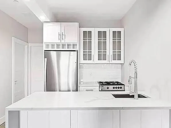 68 Somers Street image 2 of 11