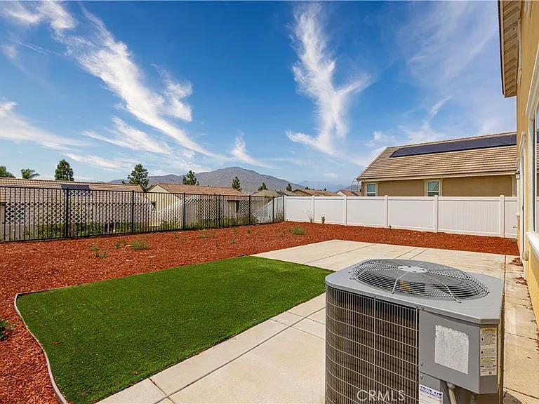 2957 Flagstaff — Photo 33
