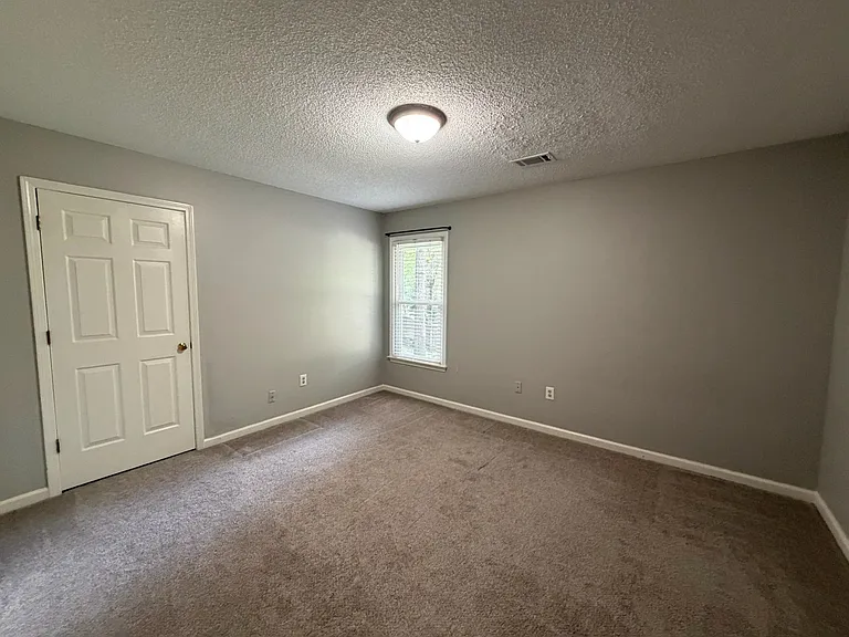 2910 Foster Dale Cv — Photo 20