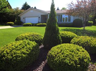 5177 S 48th St, Greenfield, WI 53220