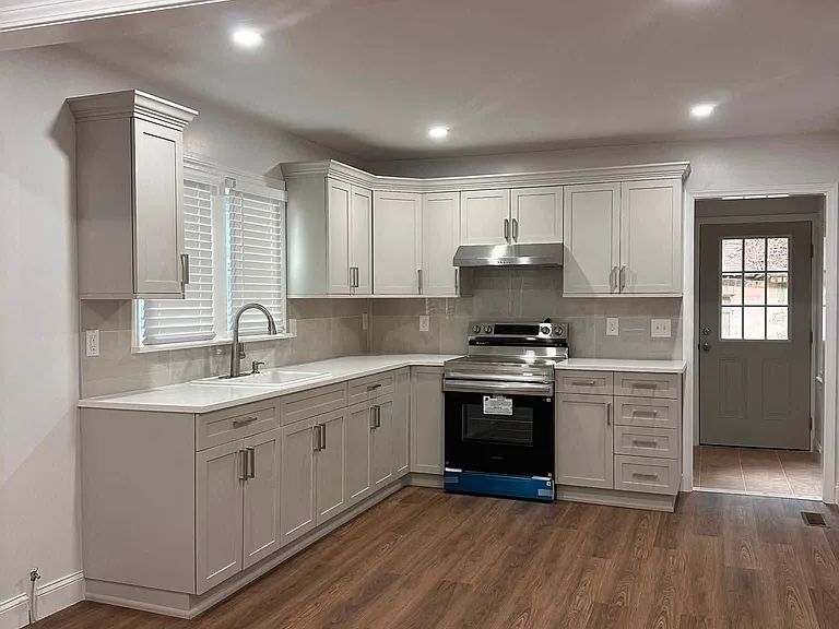 1015 Frederick St — Photo 3